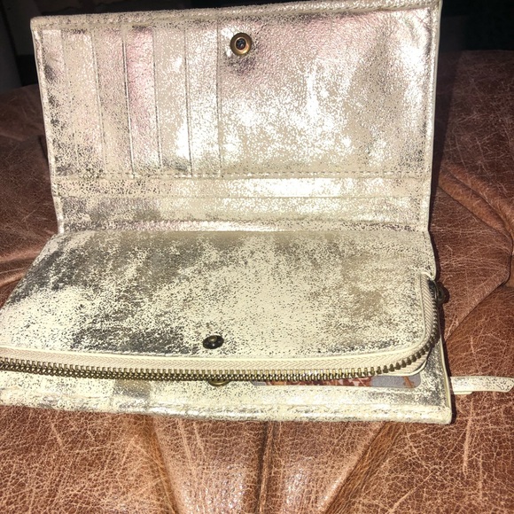 Hobo gold distressed wallet - Picture 5 of 7